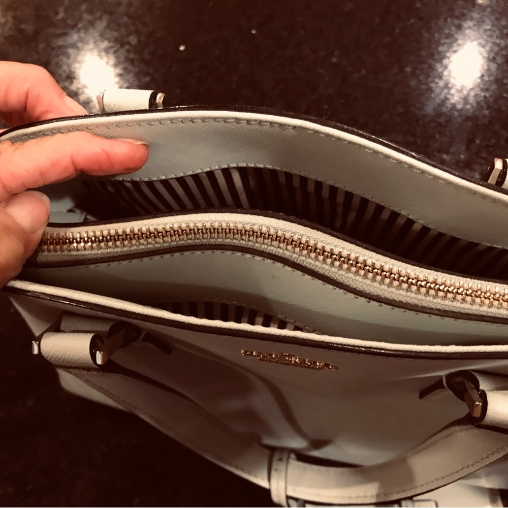 ❤️Pretty Kate Spade purse❤️ Not used much, excellent used condition - Picture 5 of 8